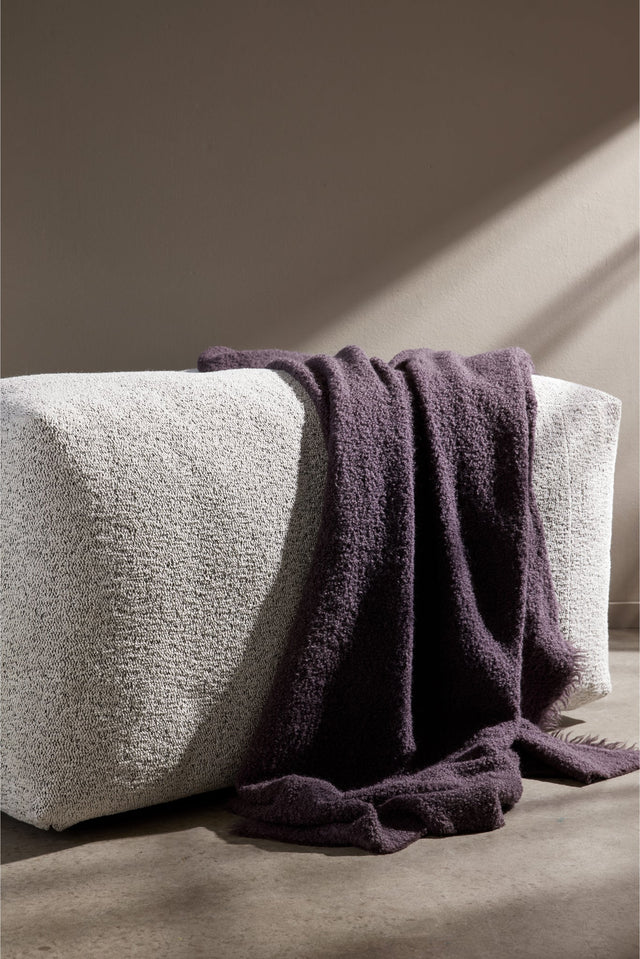 blanket - tuis - plum - 71in x 51in